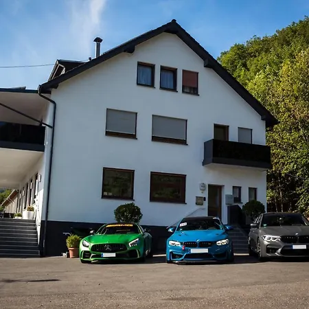 Aparthotel An Der Nordschleife 3*