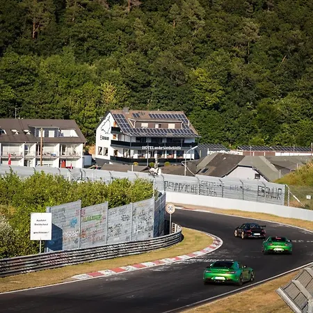 An Der Nordschleife 3* אדנאו