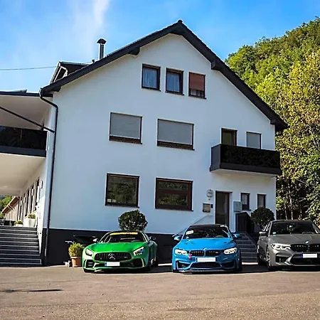 شقة فندقية An Der Nordschleife آدناو