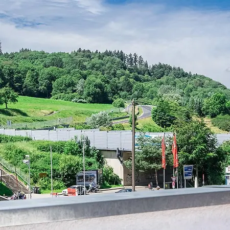 Aparthotel An Der Nordschleife 3*